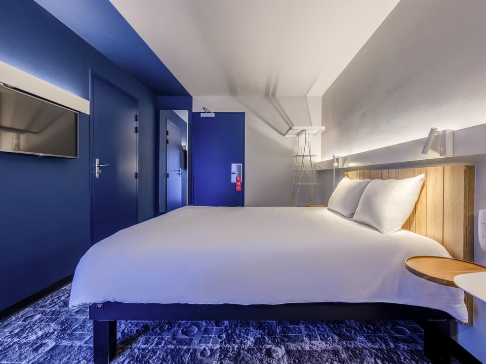 Room, Multiple Beds | Premium bedding, desk, laptop workspace, blackout drapes