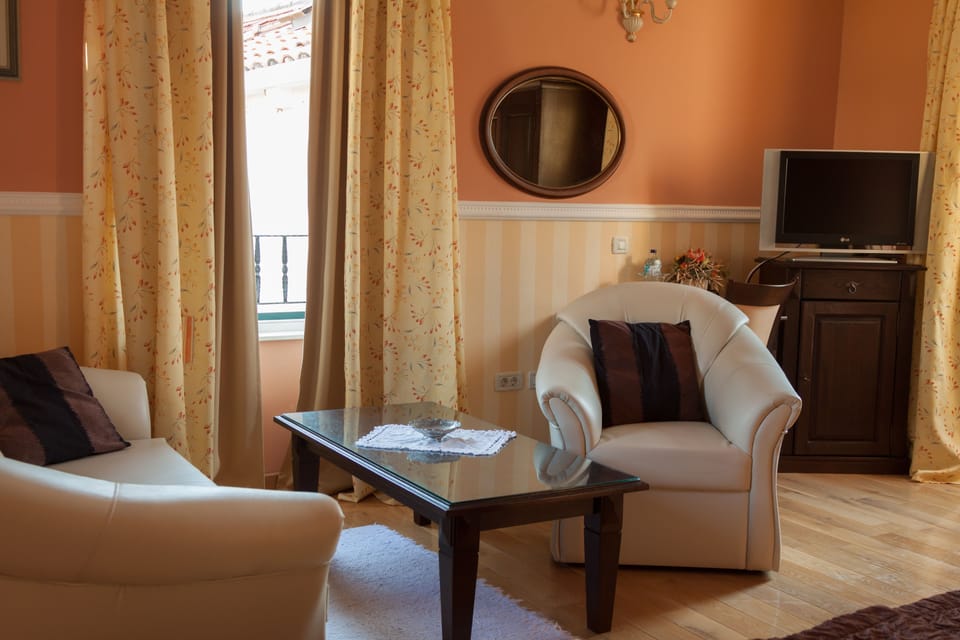 Deluxe Double or Twin Room, Terrace | In-room safe, desk, free WiFi, bed sheets