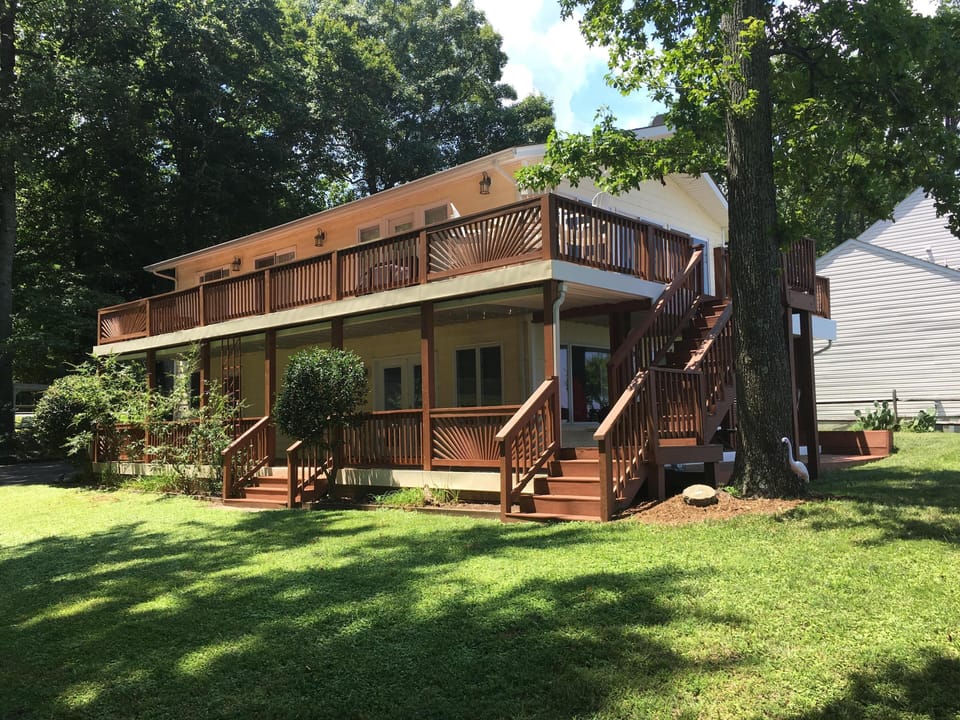 Beautiful day at the “Rivah House” 
(Pic was taken during the summer)