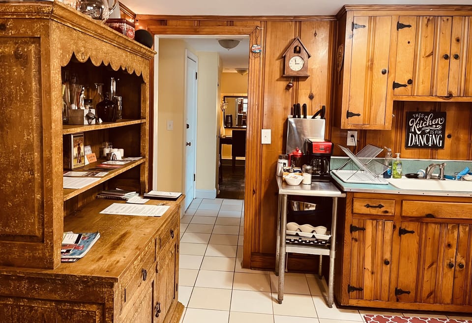 looking to hallway 