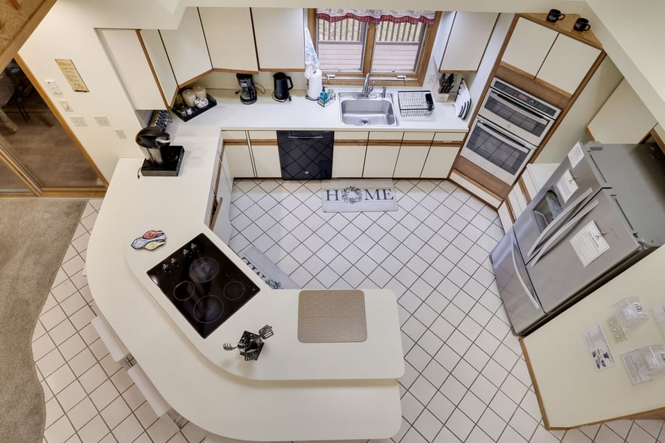 Fully stocked kitchen with everything you need to make a meal. Sabbath mode oven