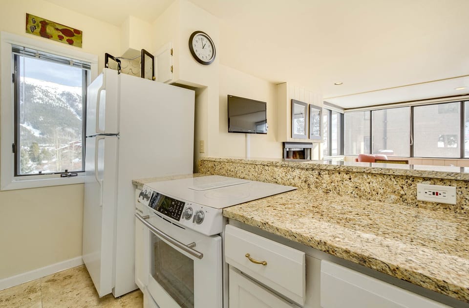 The chef will be part of the apres ski stories in this open layout and the view!
