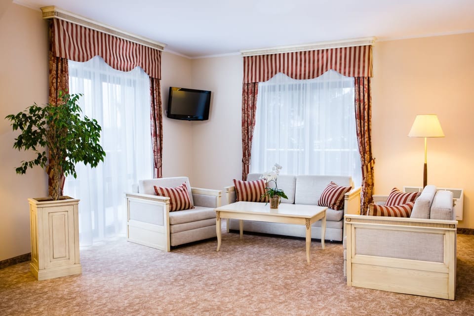 Apartment, 1 Bedroom | Living room | TV