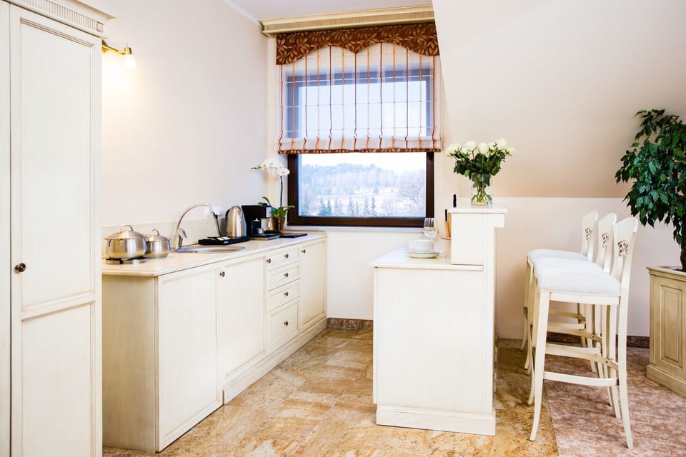 Apartment, 1 Bedroom | Premium bedding, minibar, in-room safe, desk