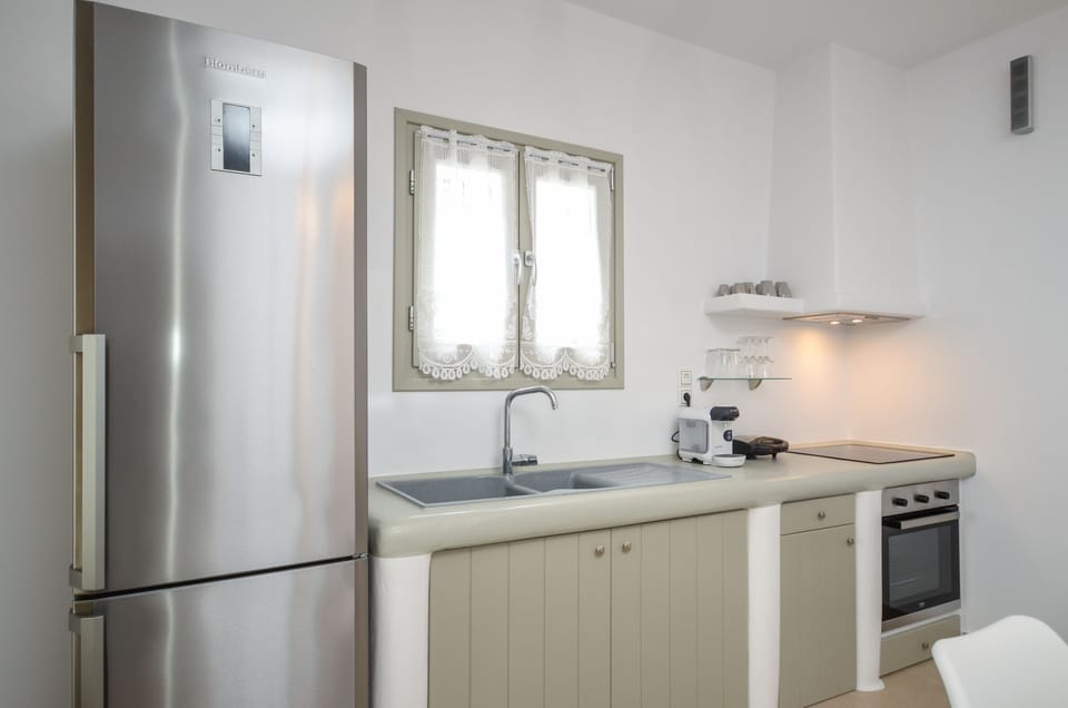 Superior Apartment, 2 Bedrooms, Hot Tub | Private kitchen | Full-size fridge, oven, stovetop, espresso maker