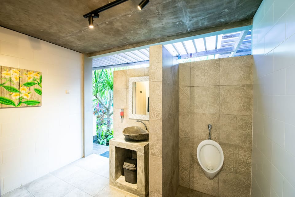 Shower, rainfall showerhead, towels