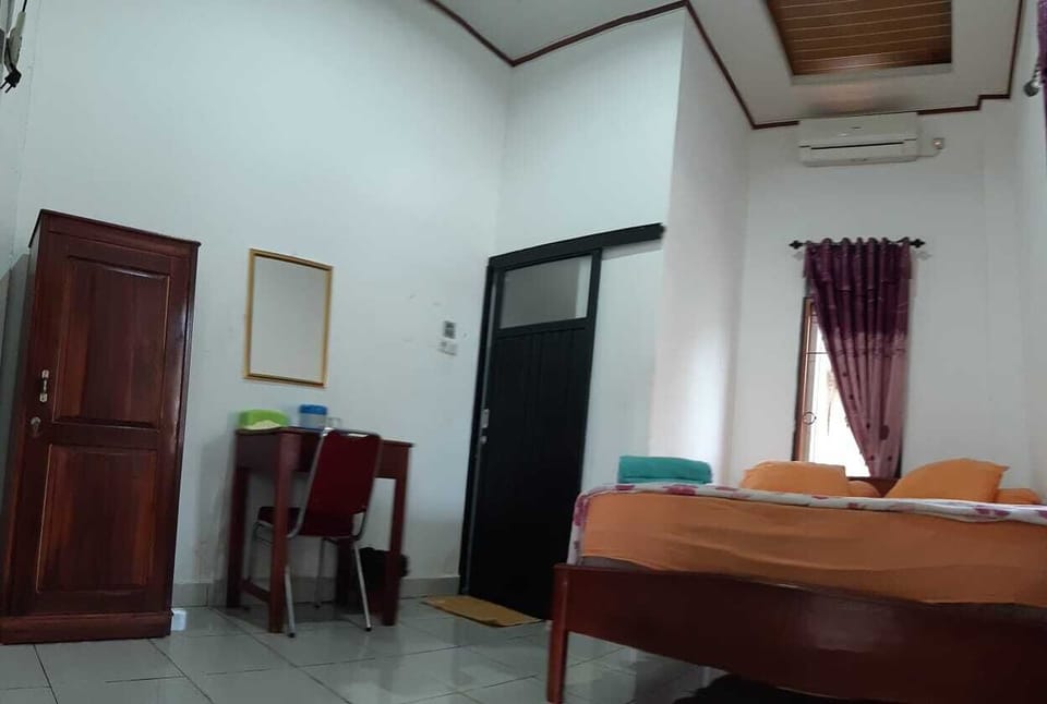 Standard Double Room, 1 Double Bed | Desk, blackout drapes, soundproofing, WiFi (free)