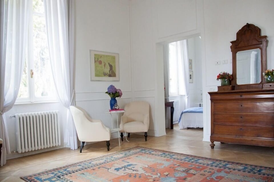 Superior Room, 1 Queen Bed, Park View | Living area | Flat-screen TV