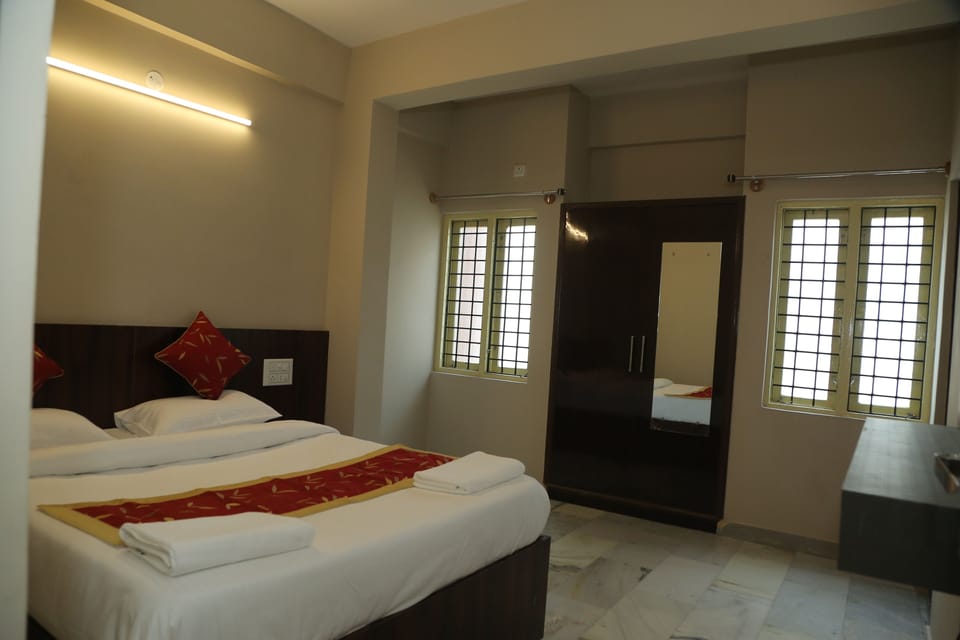 Standard Double or Twin Room | Memory foam beds, desk, laptop workspace, soundproofing