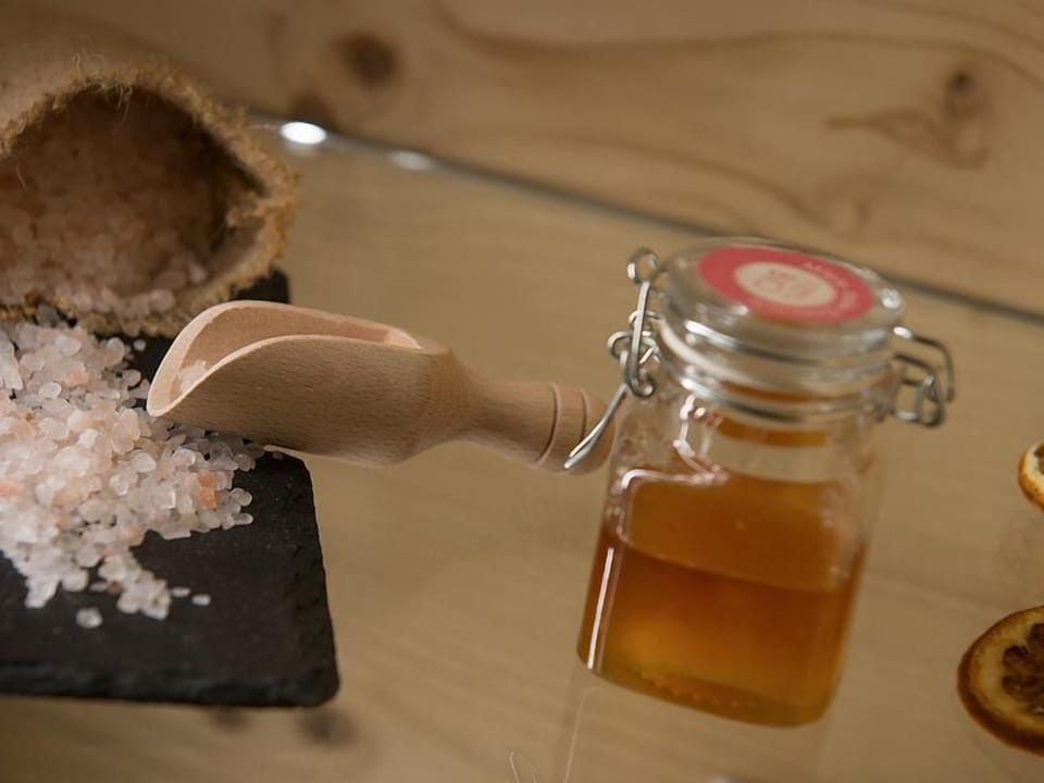 Sauna, hot tub, steam room, Turkish bath, body treatments, facials