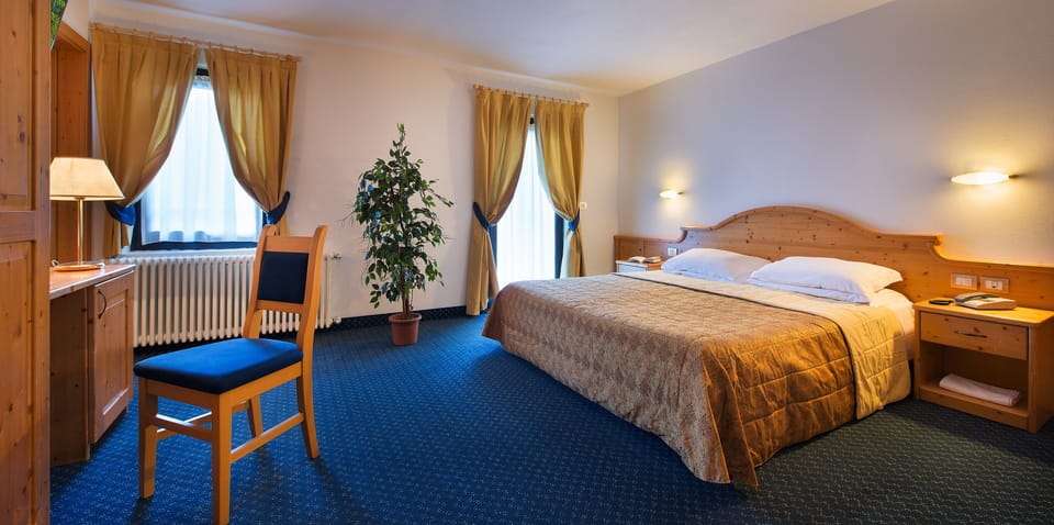 Triple Room | In-room safe, desk, cribs (free), WiFi (free)