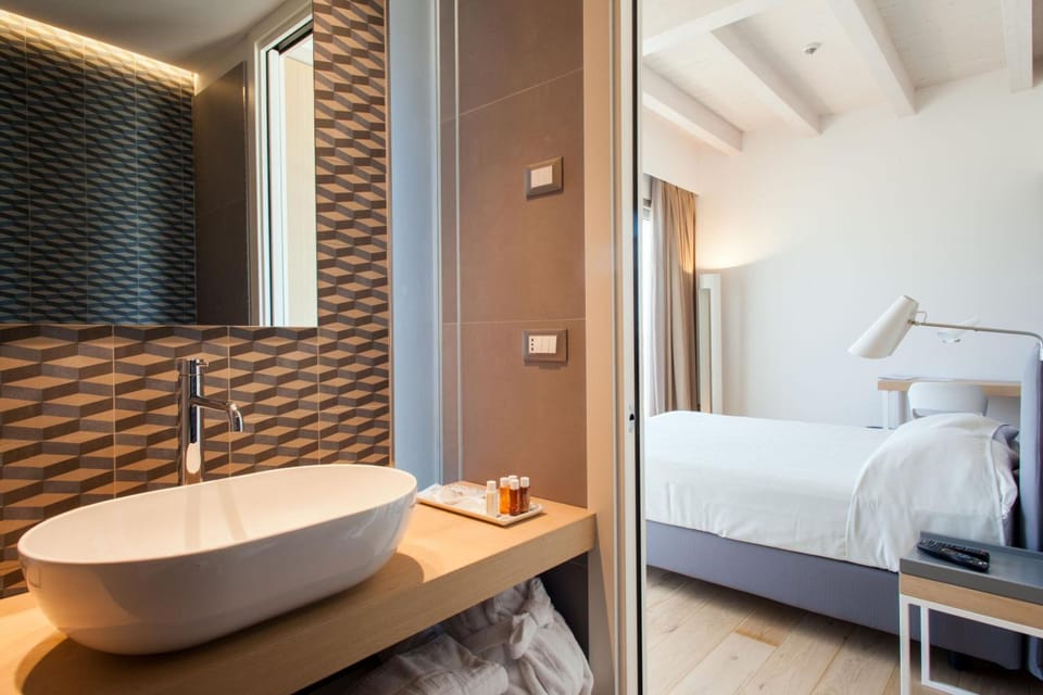Minibar, in-room safe, desk, blackout drapes