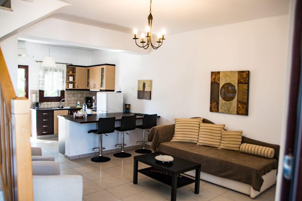 Duplex | Living area | 24-inch Smart TV with cable channels, TV, fireplace