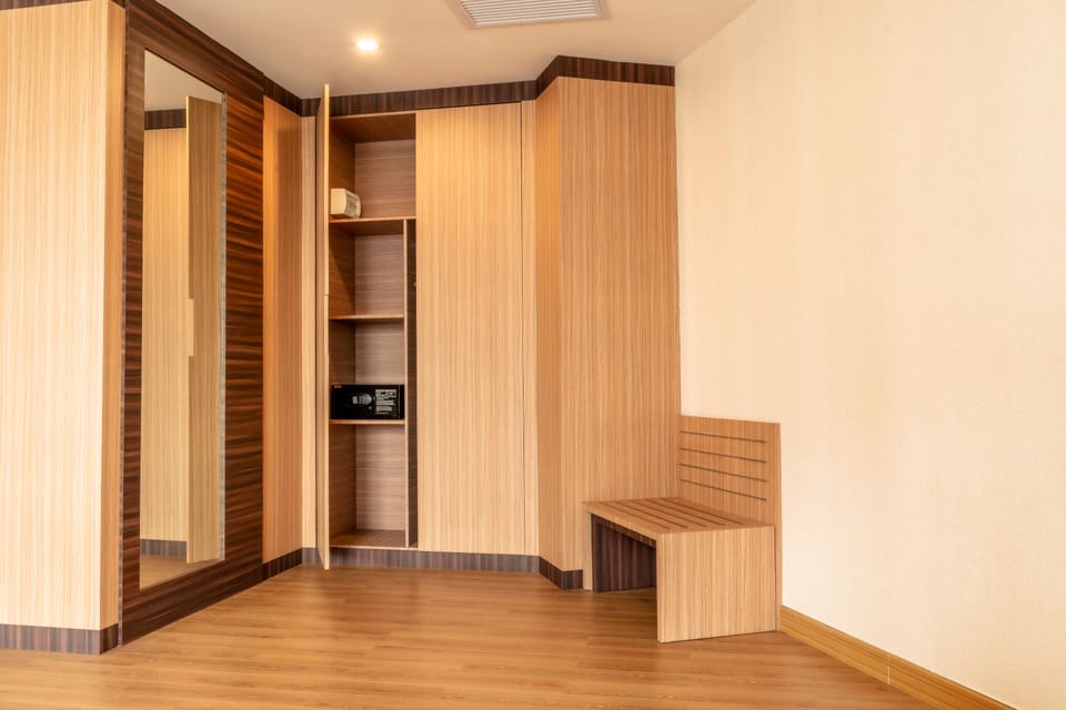 Junior Suite | Minibar, in-room safe, desk, WiFi (free)