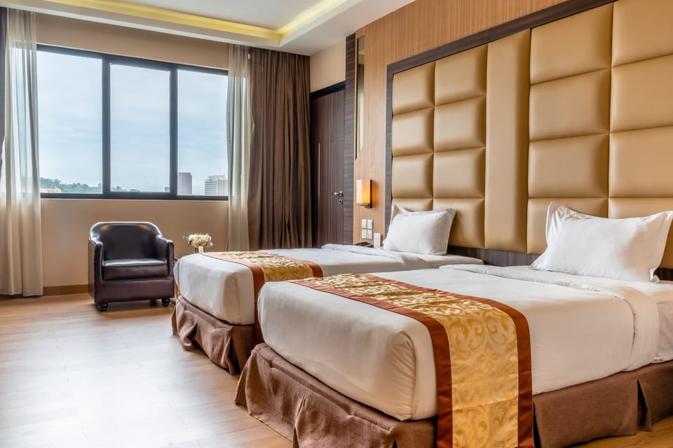 Deluxe Double or Twin Room | Minibar, in-room safe, desk, WiFi (free)