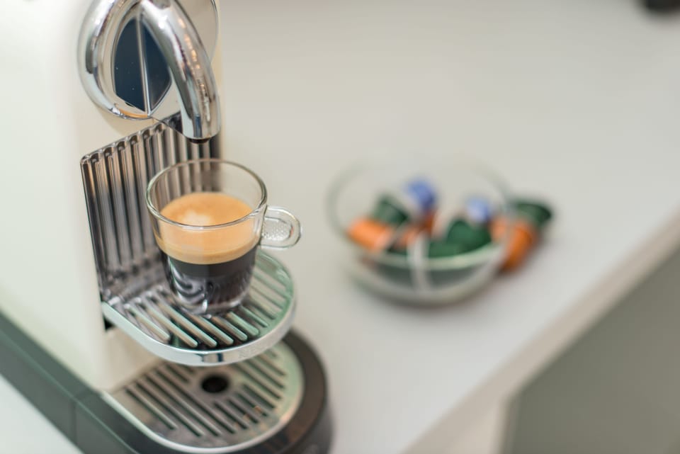 Deluxe Apartment | Coffee and/or coffee maker
