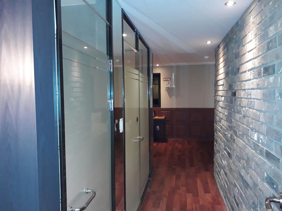 Deluxe Room | Hallway