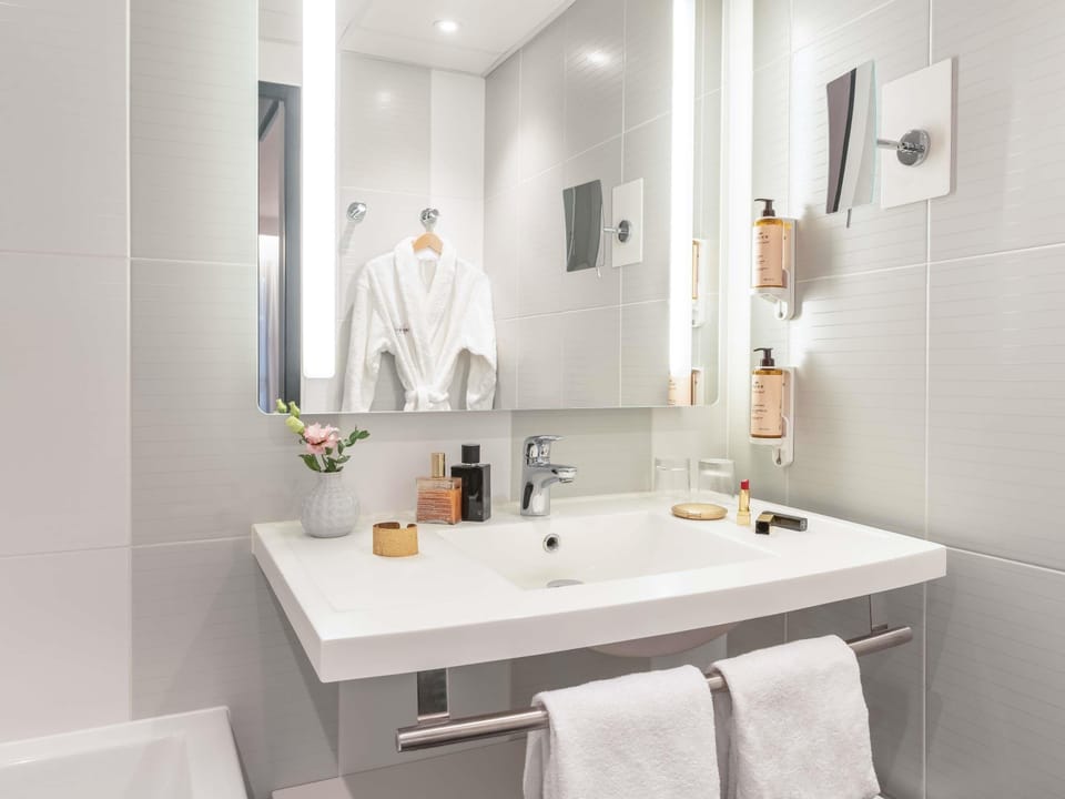 In-room safe, desk, soundproofing, iron/ironing board