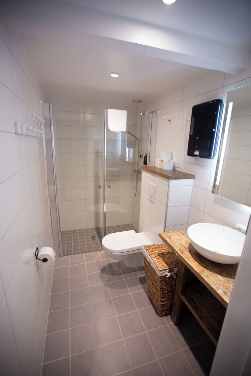 Basic Double Room, Shared Bathroom | Living area