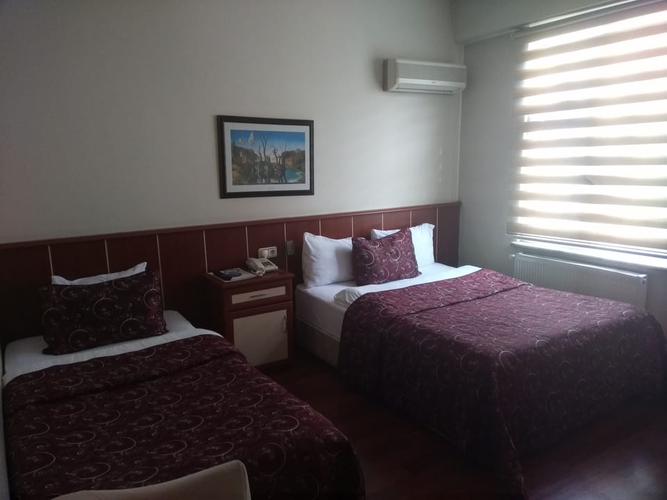 Double Room | In-room safe, desk, soundproofing, iron/ironing board