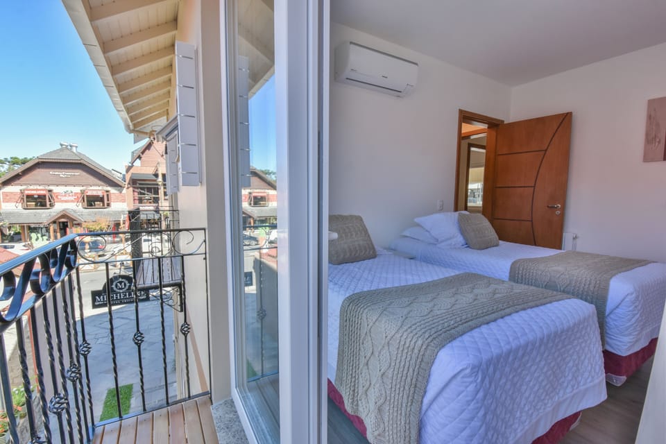 Apartment | Minibar, in-room safe, blackout drapes, soundproofing