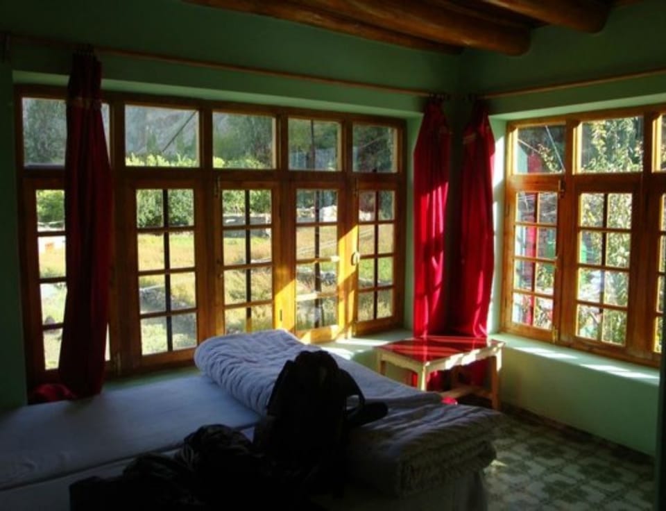 Deluxe Duplex, 1 Double Bed, Smoking | Rollaway beds (surcharge), bed sheets