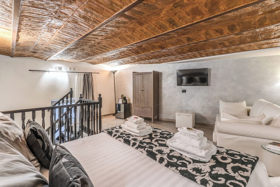 Comfort Triple Room | Premium bedding, minibar, in-room safe, desk