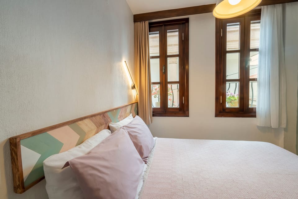 Family Quadruple Room | Desk, iron/ironing board (on request), WiFi (free), bed sheets