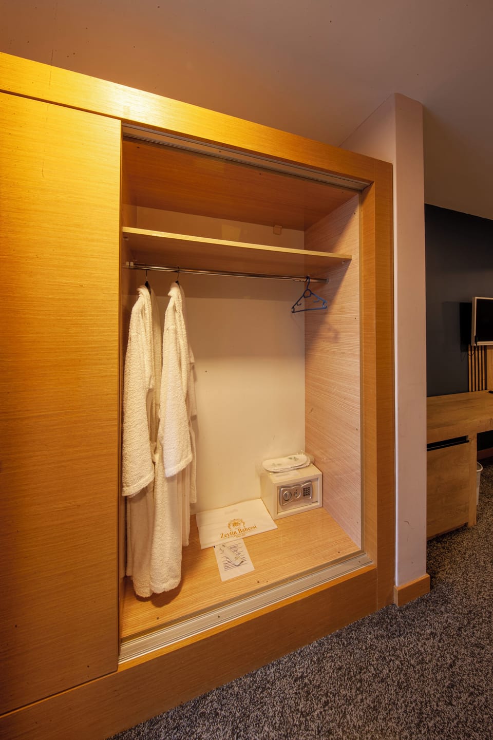 Executive Double Room, 1 Double Bed, Terrace, Lake View | Premium bedding, minibar, in-room safe, bed sheets