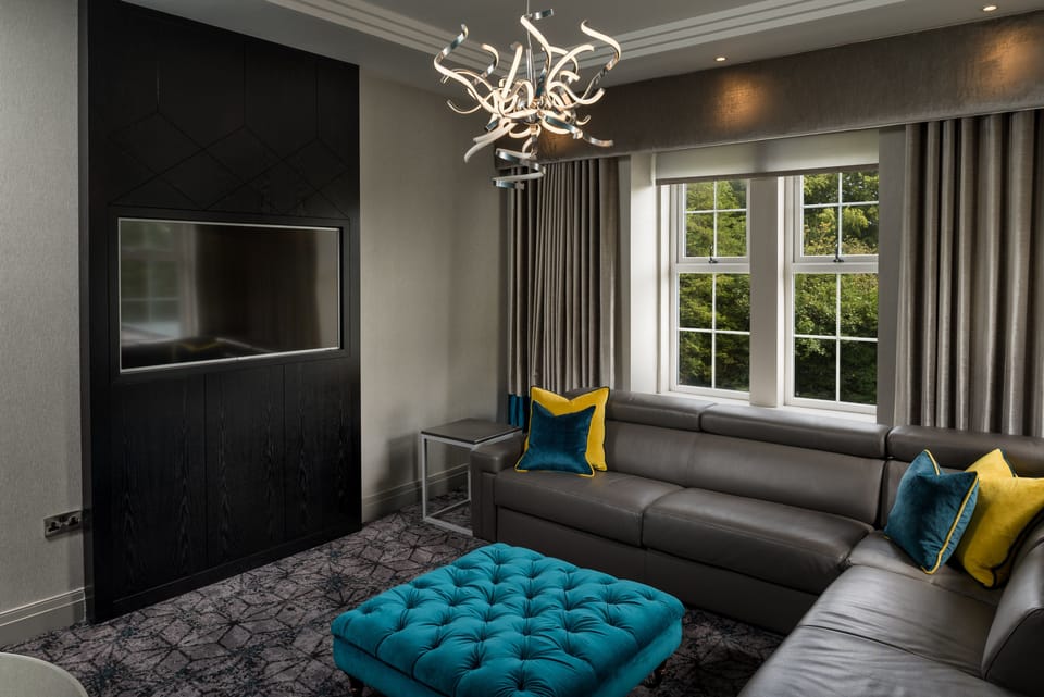 Balmoral Suite | Iron/ironing board, free WiFi, bed sheets