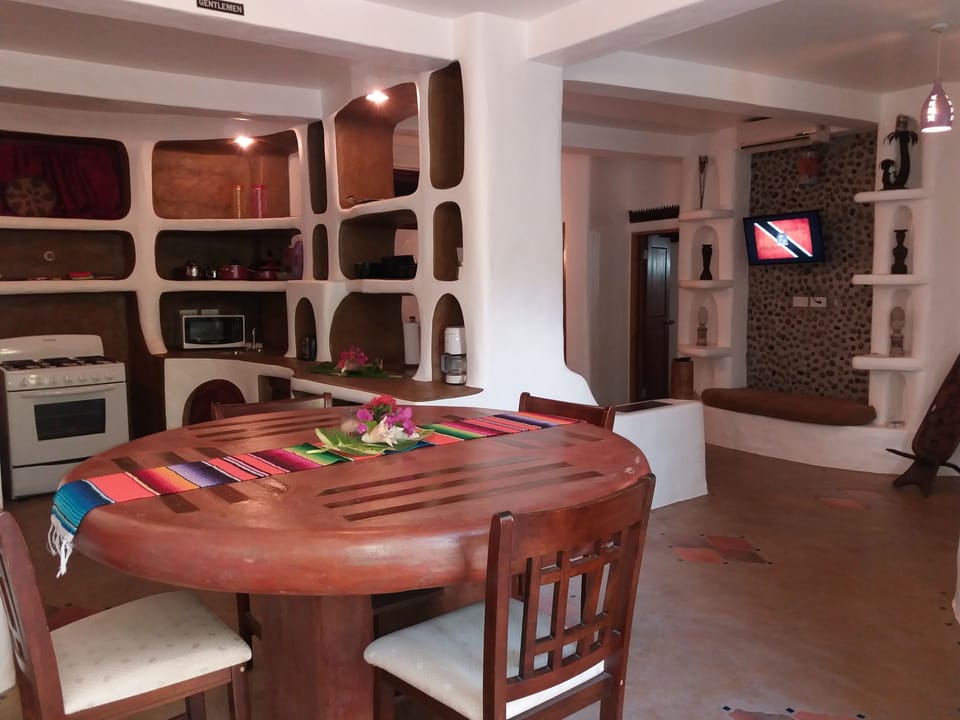 Condo, 3 Bedrooms, Pool Access, Ground Floor | In-room dining