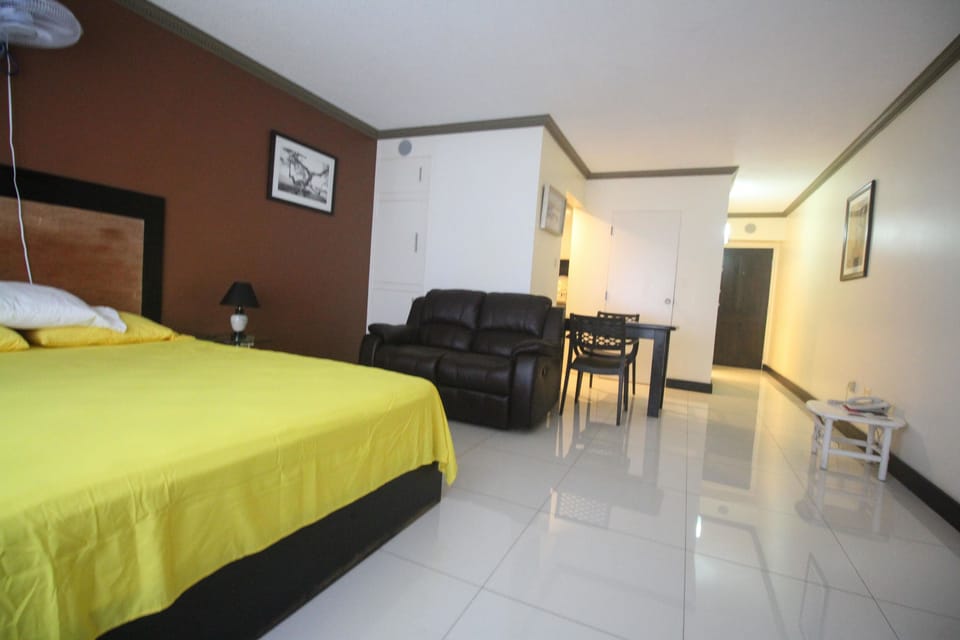 Apartment | 1 bedroom, premium bedding, desk, bed sheets