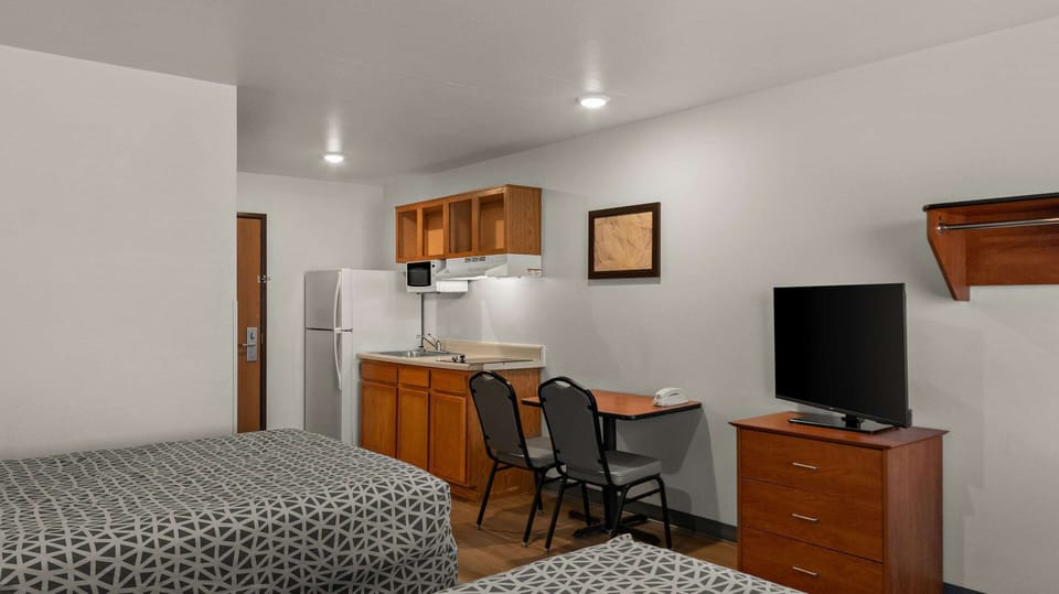 Standard Room, 2 Double Beds, Non Smoking | Desk, free WiFi, bed sheets, alarm clocks