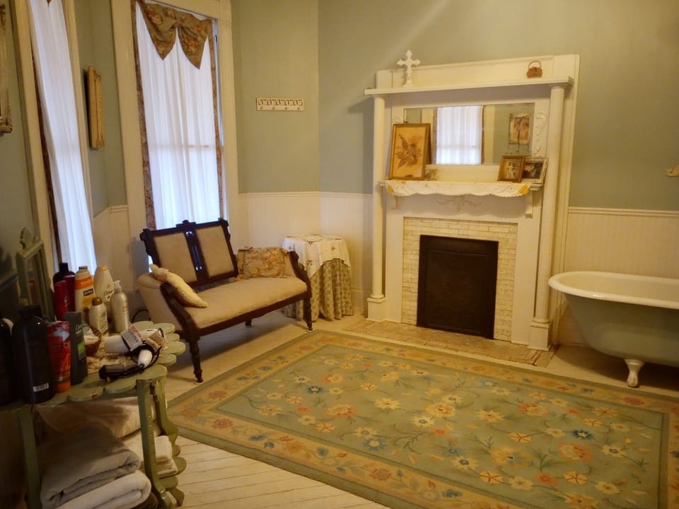 Classic Cottage, Private Bathroom | Bathroom | Free toiletries, hair dryer, bathrobes, towels