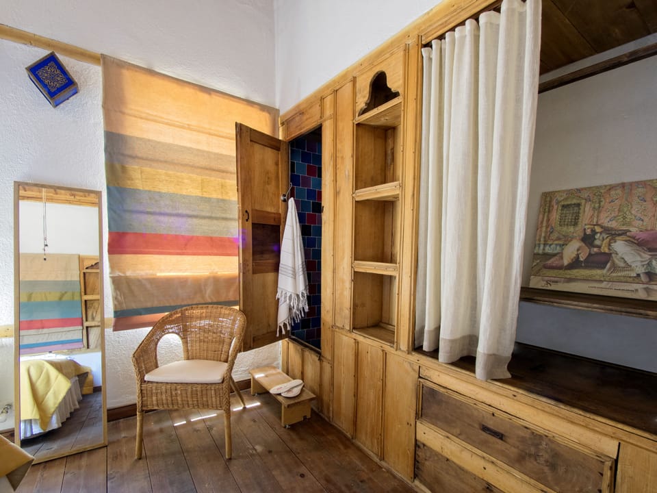 Room amenity