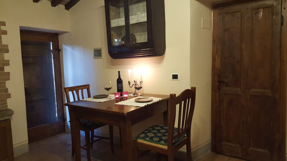 Apartment, 1 Bedroom, Pool View | In-room dining