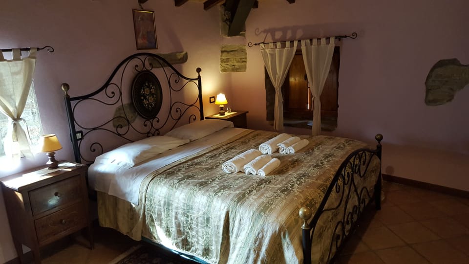 Apartment, 2 Bedrooms, Hill View | Desk, free cribs/infant beds, free WiFi