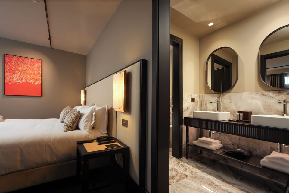Minibar, in-room safe, free WiFi