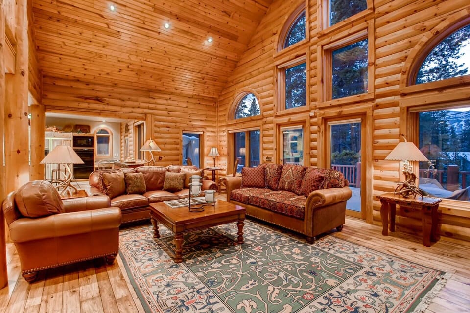 Living Room, Deck Access