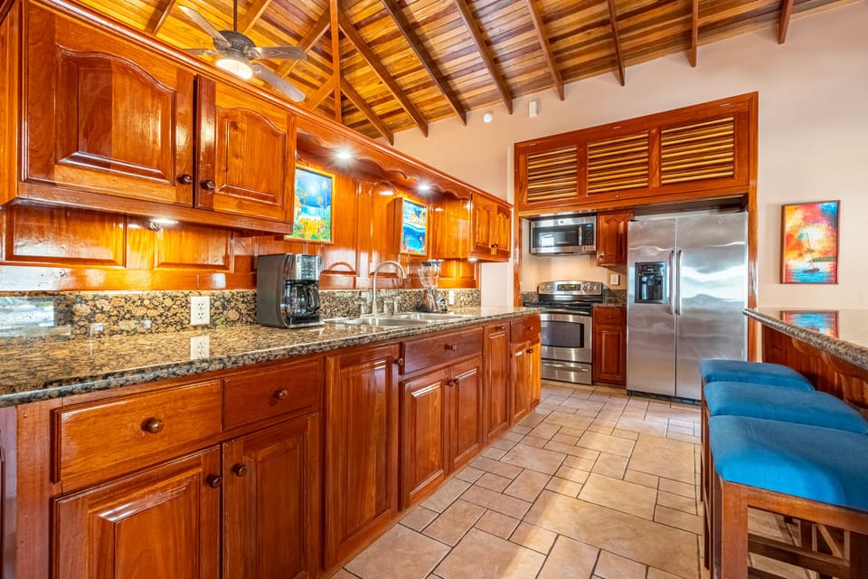 Honeymoon Casita | Private kitchen | Fridge, microwave, coffee/tea maker