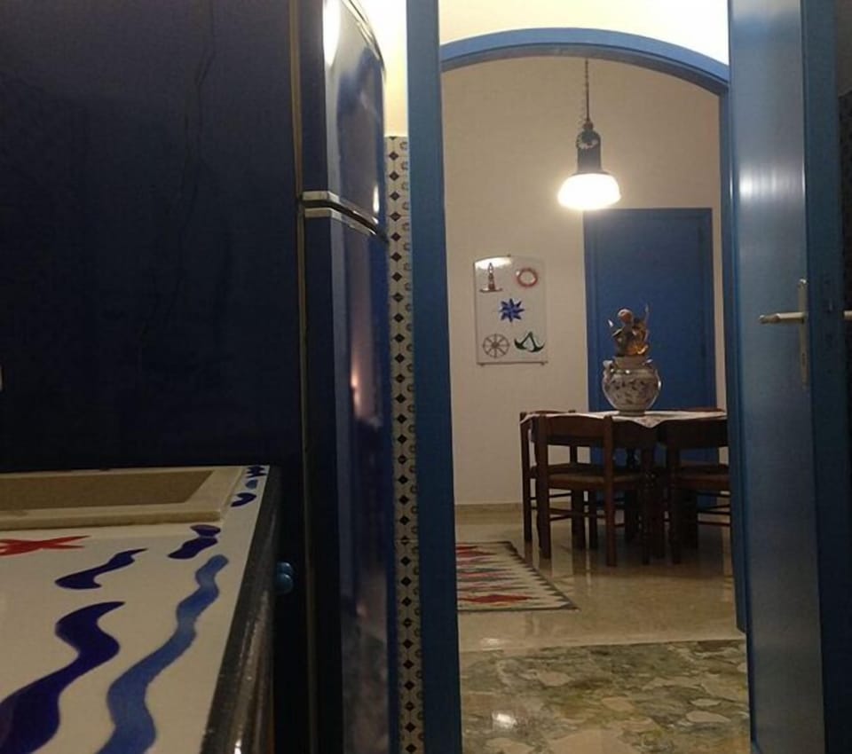 Apartment, 1 Bedroom | Private kitchenette | Full-size fridge, microwave, oven, stovetop