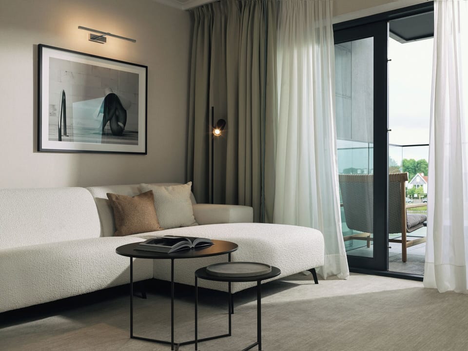 Junior Room, 1 King Bed, Lake View | Minibar, in-room safe, desk, cribs (surcharge)