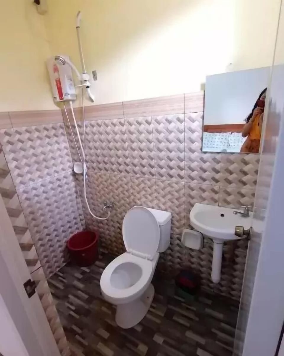 Shower, towels