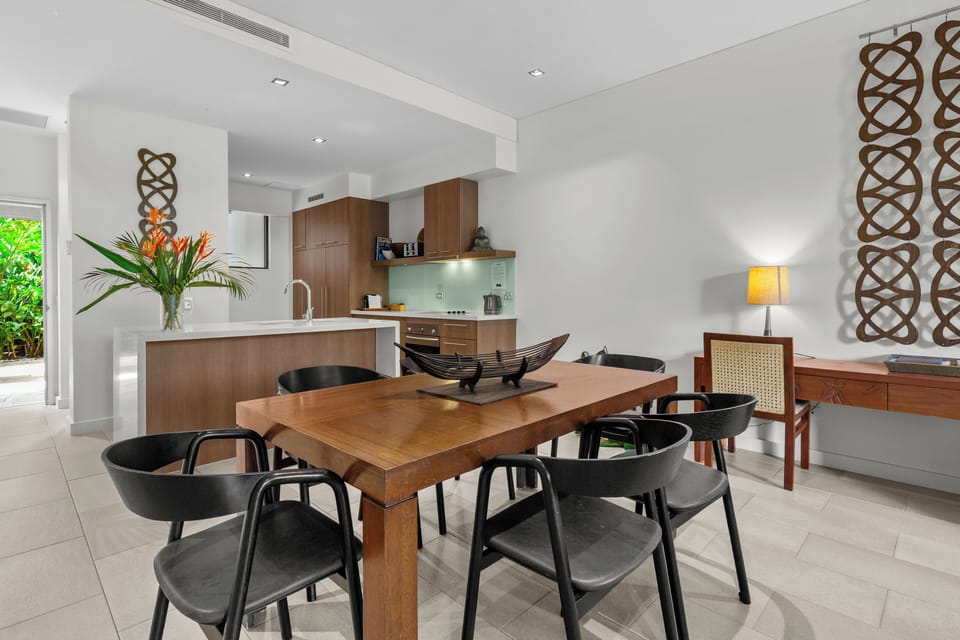 2 Bedroom Resort Apartment with Courtyard | 2 bedrooms, premium bedding, soundproofing, iron/ironing board