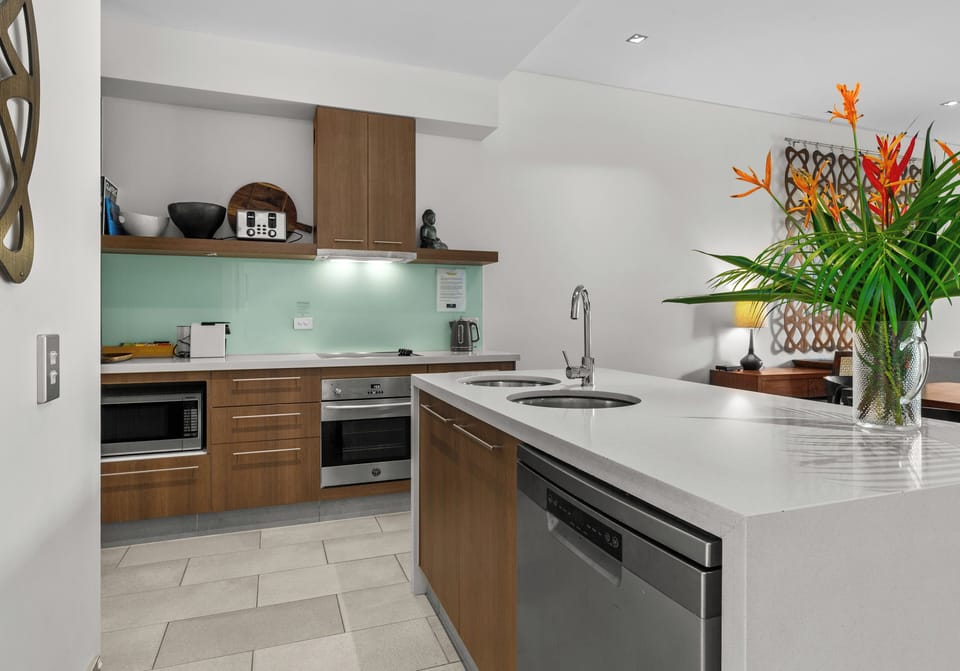 2 Bedroom Resort Apartment with Courtyard | Private kitchen | Full-size fridge, microwave, oven, stovetop