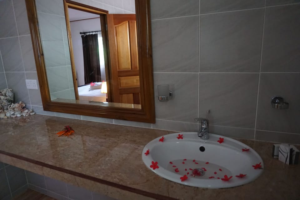 Bathroom sink