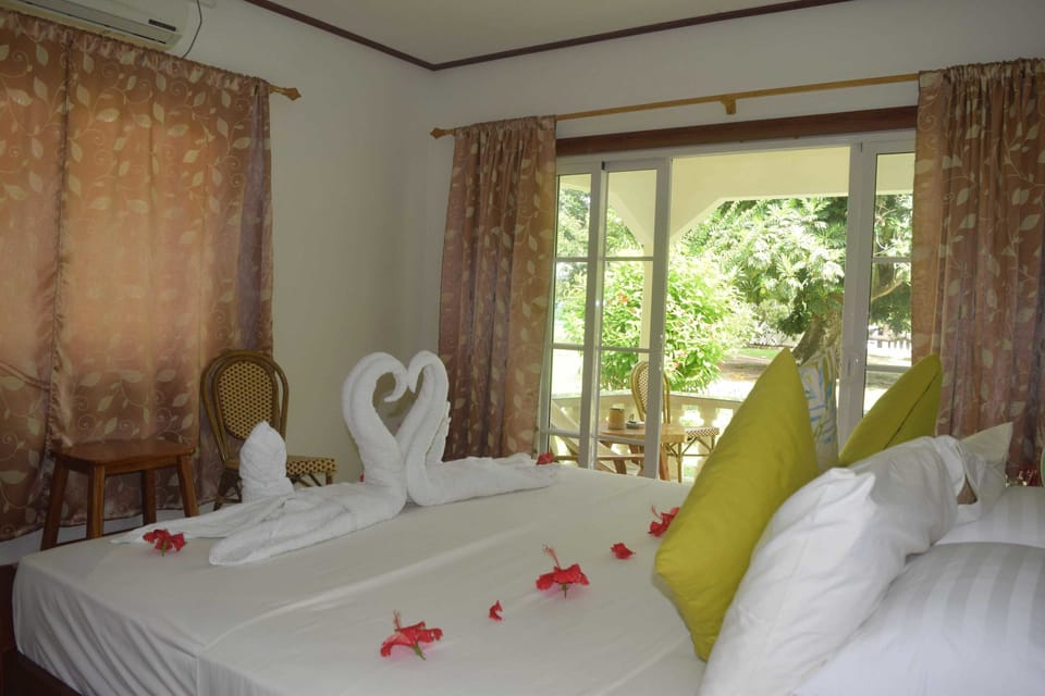Standard Room | Minibar, in-room safe, soundproofing, free cribs/infant beds