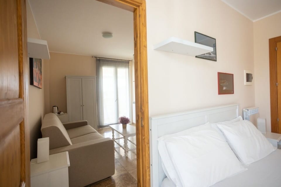 Panoramic Suite, Connecting Rooms, Garden View | Minibar, in-room safe, blackout drapes, soundproofing