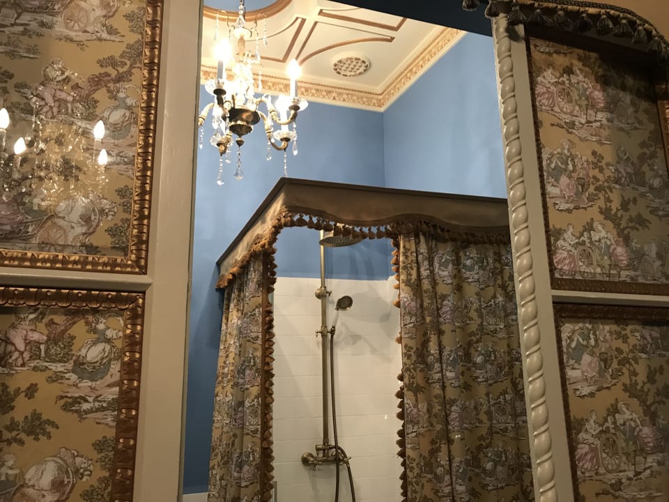 Superior Room | Bathroom | Free toiletries, hair dryer, slippers, towels