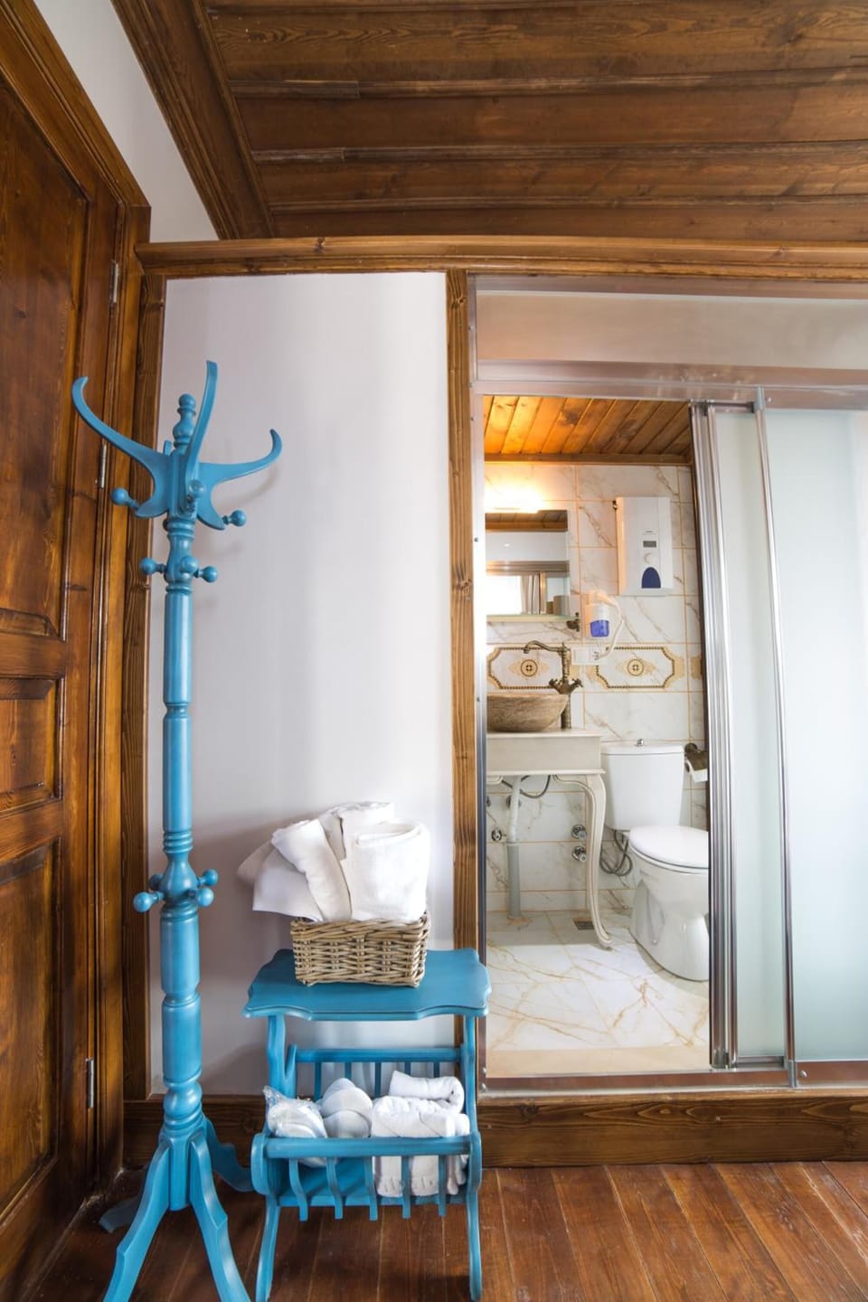 Shower, free toiletries, hair dryer, slippers